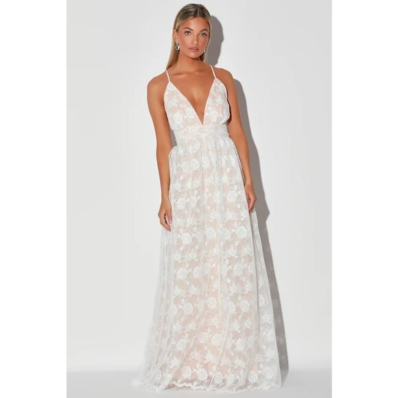 NWT Lulus Ivywood White and Beige Embroidered Lace Backless Maxi Dress Size XS - Picture 1 of 11